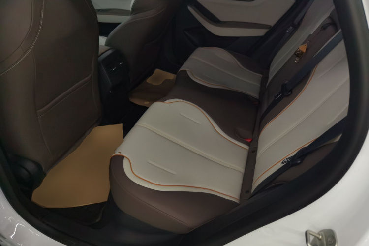 比亚迪 秦PLUS 2023款 冠军版 DM-i 120KM领先型中控内饰21