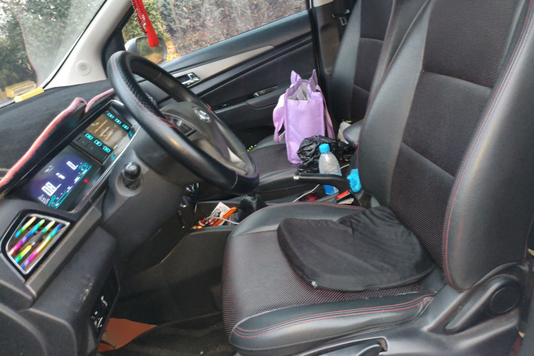 长安凯程 长安欧尚A600 2016款 1.5L 手动精英型7座中控内饰19