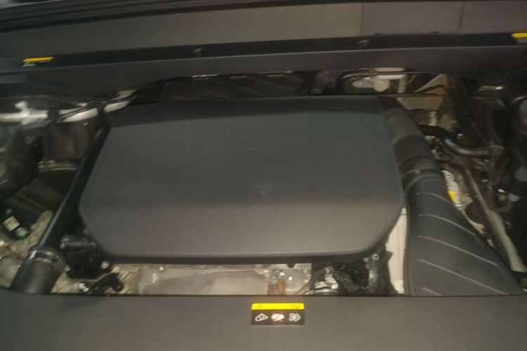 理想汽车 理想L8 2023款 Pro机舱底盘24