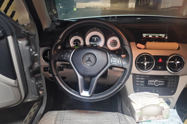 奔驰GLK级 2013款 改款 GLK 300 4MATIC 时尚型局部细节13