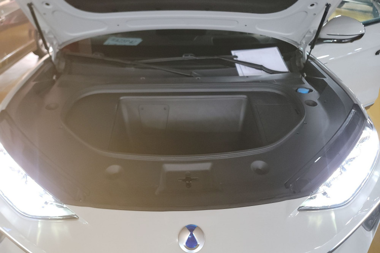 腾势N7 2024款 630 四驱智驾Max版机舱底盘24