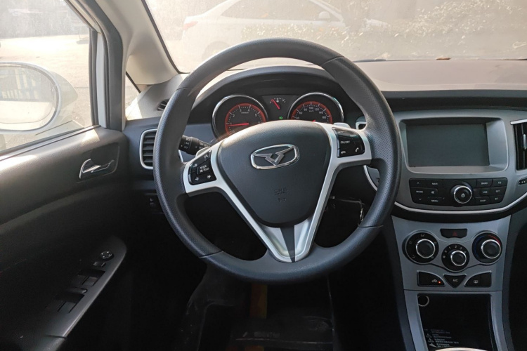 凯翼C3R 2015款 1.5L AMT金钻版中控内饰13