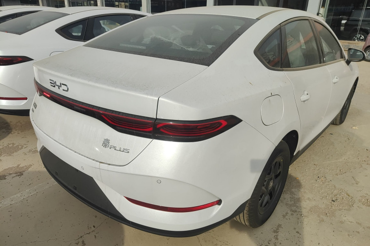 比亚迪 秦PLUS 2025款 DM-i 智驾版 55KM领先型车身外观7