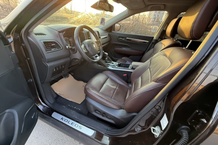 雷诺 科雷傲 2017款 2.5L 四驱旗舰版中控内饰7002