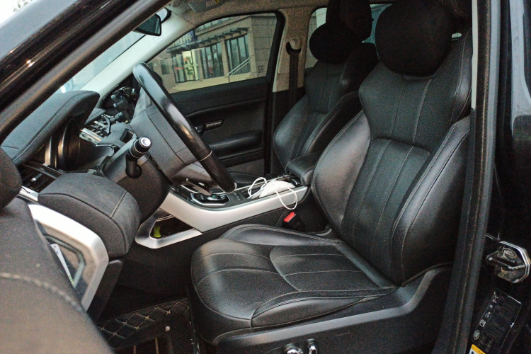 路虎 揽胜极光 2018款 240PS SE DYNAMIC 智锐版中控内饰19