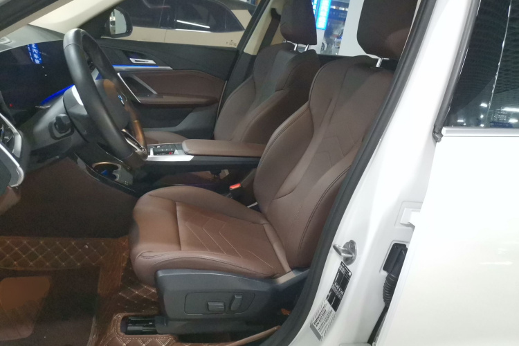 宝马X1 2023款 sDrive25Li M运动套装中控内饰19