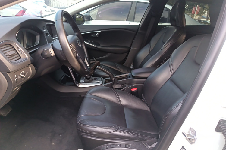 沃尔沃V40 2017款 T3 智逸版局部细节19