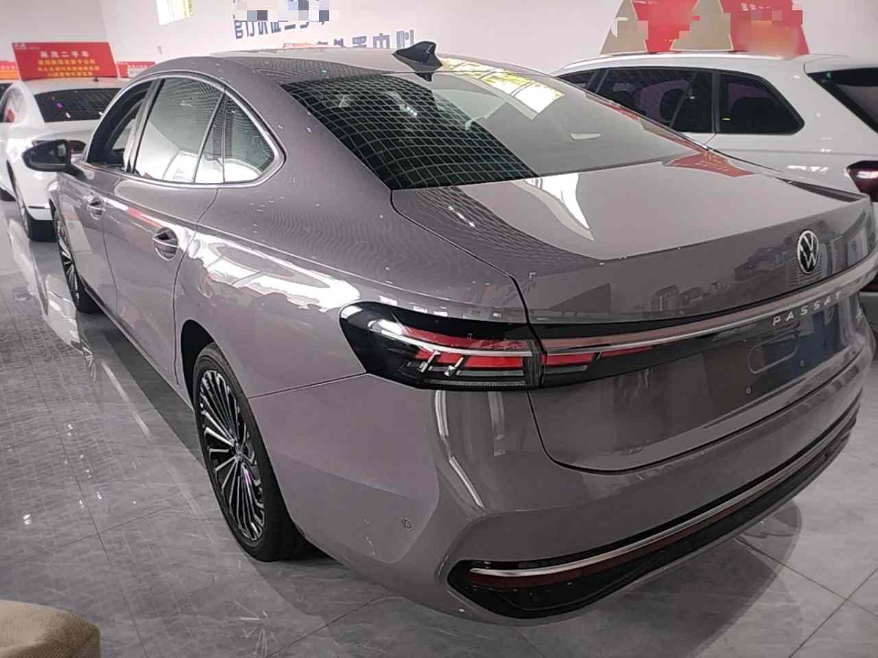 大众 帕萨特 2025款 Pro 380TSI 龙尊版(3)