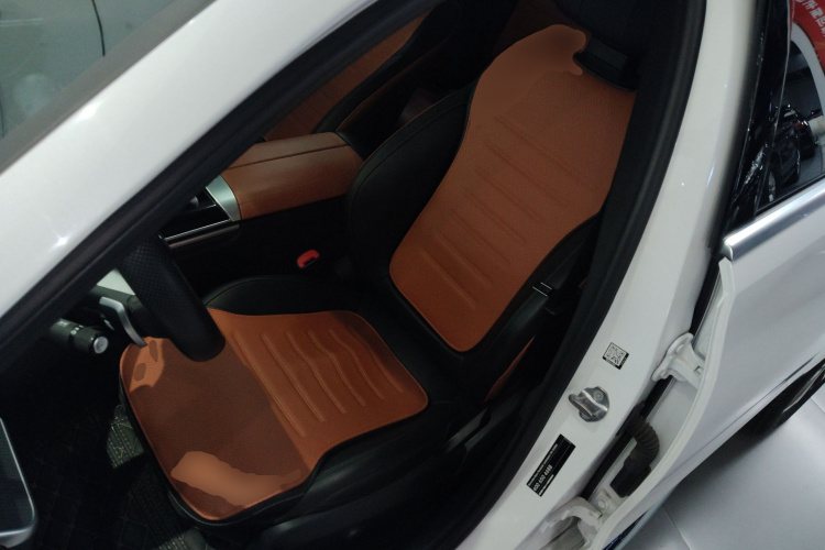 奔驰C级 2022款 改款 C 200 L 运动版局部细节19