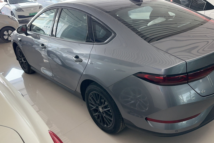 比亚迪 秦PLUS 2025款 EV 智驾版 420KM领先型车身外观6005