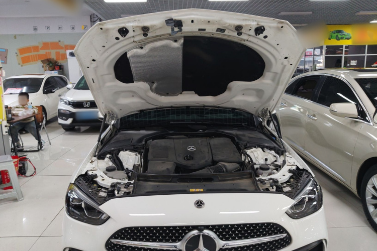 奔驰C级 2023款 C 260 L 运动版机舱底盘24