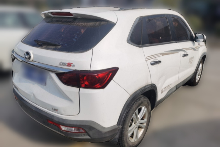 北汽幻速S5 2017款 1.3T 手动尊贵型车身外观7