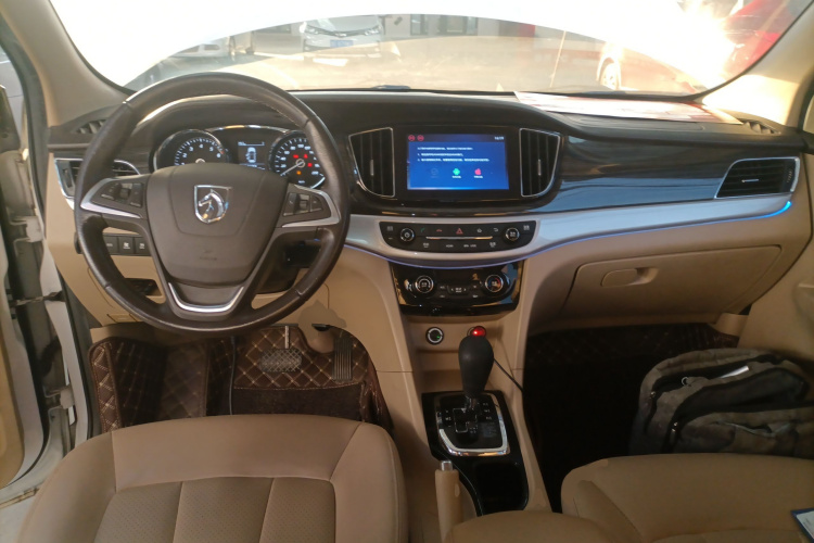 宝骏730 2016款 1.8L iAMT豪华型 7座中控内饰12