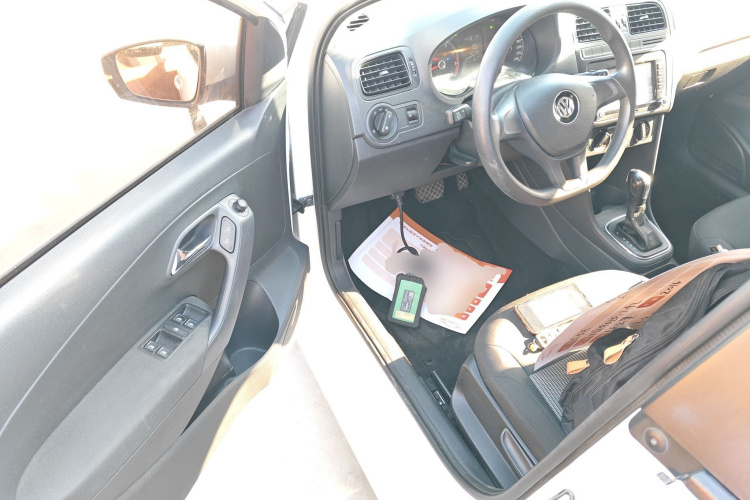 大众 Polo 2016款 1.4L 自动风尚型中控内饰20