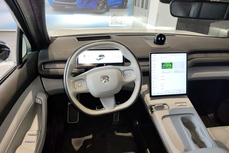 蔚来EC7 2023款 100kWh 首发版中控内饰13