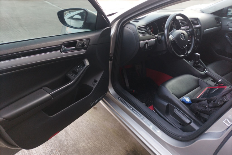 大众 速腾 2018款 1.6L 自动舒适型中控内饰20