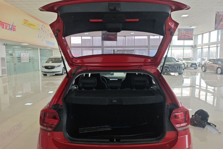 大众 Polo 2019款 Plus 1.5L 自动全景乐享版机舱底盘23