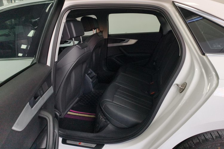 奥迪A4L 2020款 40 TFSI 时尚动感型中控内饰21