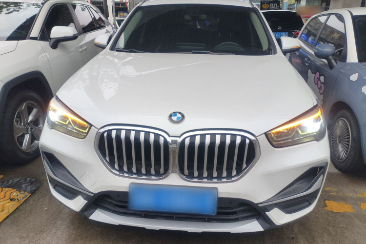 宝马X1 2020款 sDrive20Li 尊享型车身外观2