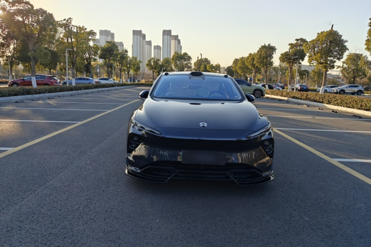 蔚来ET7 2024款 75kWh 行政版车身外观6005