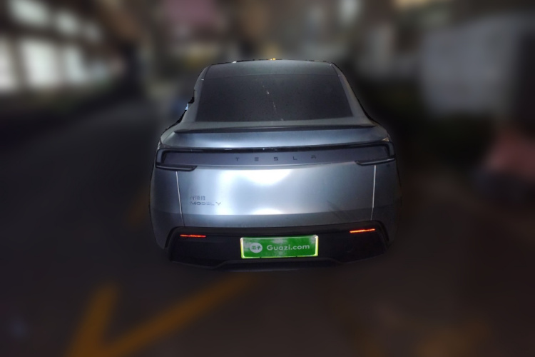 特斯拉 Model Y 2025款 后轮驱动版车身外观6