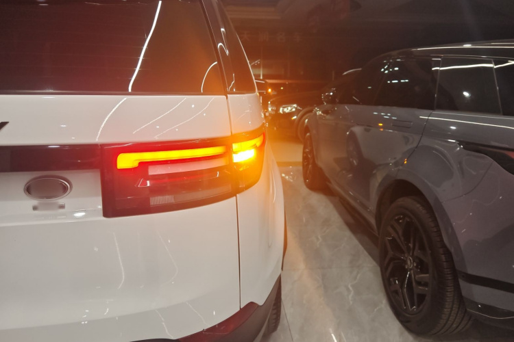 路虎 发现 2017款 3.0 SC V6 S车身外观9