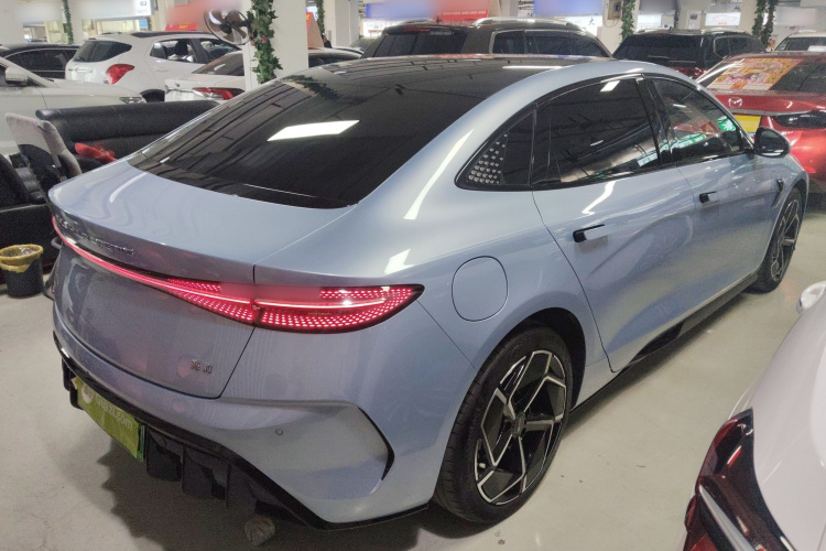 比亚迪 海豹 2022款 700km 长续航后驱版车身外观7