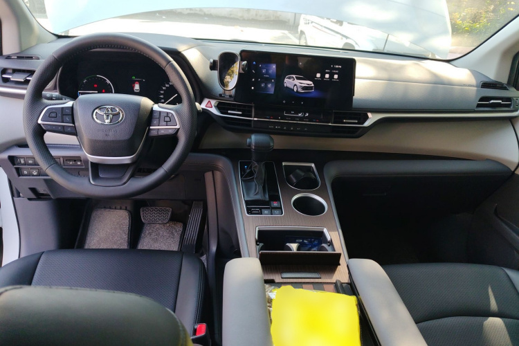 丰田 赛那SIENNA 2024款 2.5L混动 舒适版中控内饰7002