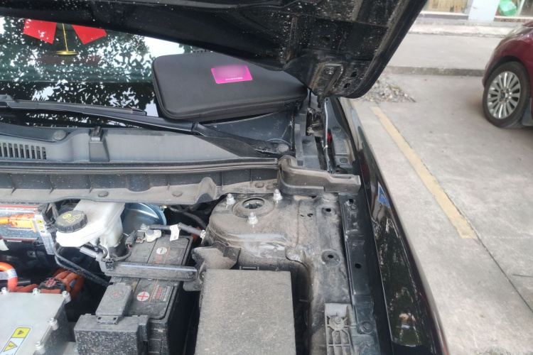 红旗E-QM5 2023款 改款 基础出行版局部细节9007