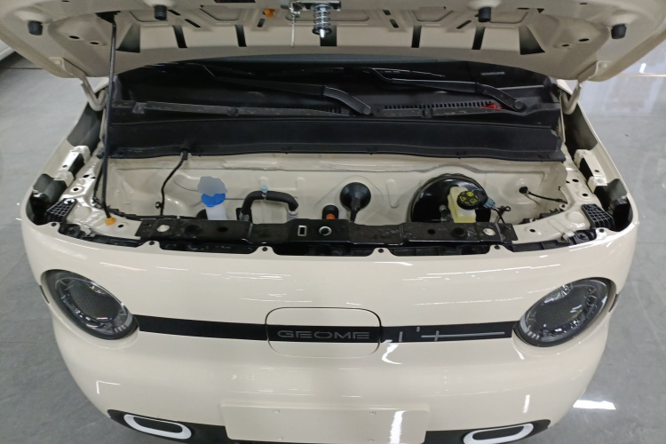 吉利银河 熊猫 2025款 210km 元气熊机舱底盘24