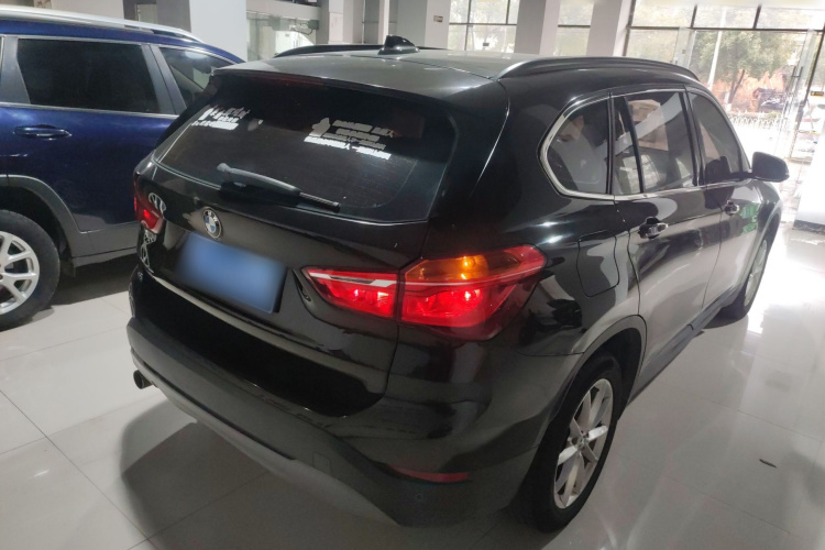 宝马X1 2019款 sDrive18Li 时尚型车身外观7