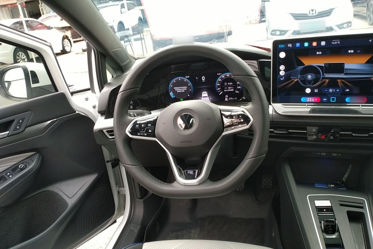 大众 高尔夫 2025款 改款 300TSI R-Line中控内饰13