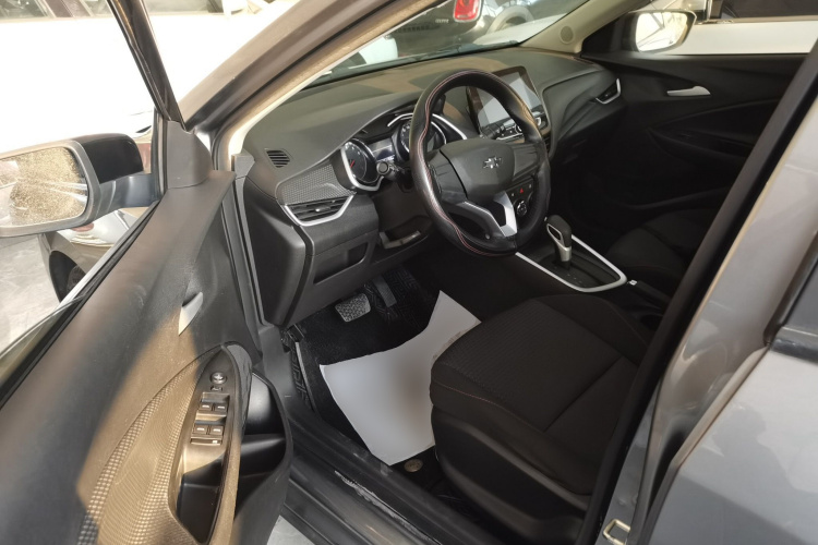 雪佛兰 科沃兹 2020款 Redline 325T 自动欣尚版 国VI中控内饰20