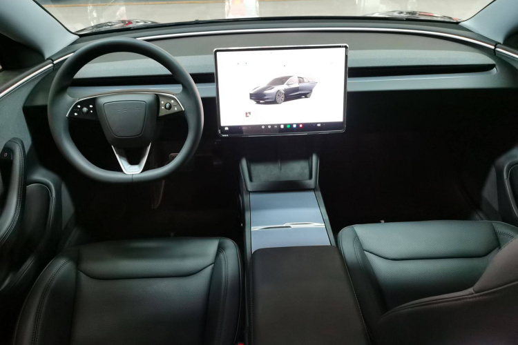 特斯拉 Model 3 2025款 后轮驱动版中控内饰12