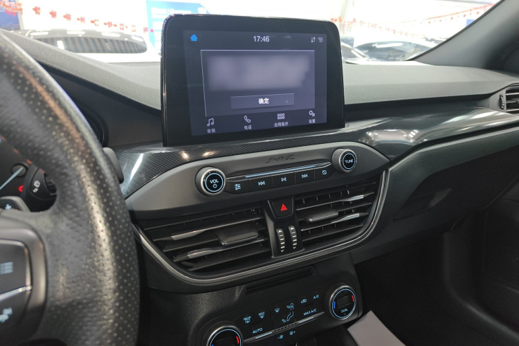 福特 福克斯 2020款 三厢 EcoBoost 180 自动ST Line局部细节16