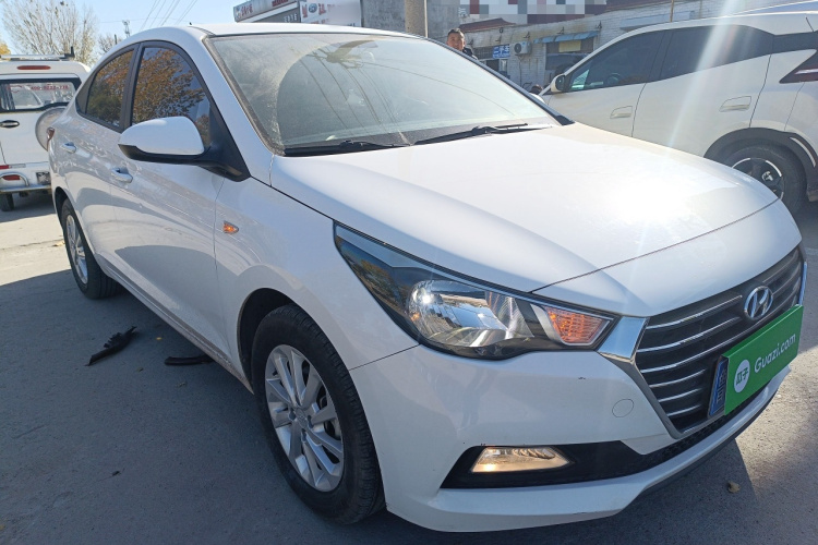 现代 悦纳 2016款 1.4L 手动炫酷版GLS车身外观6002