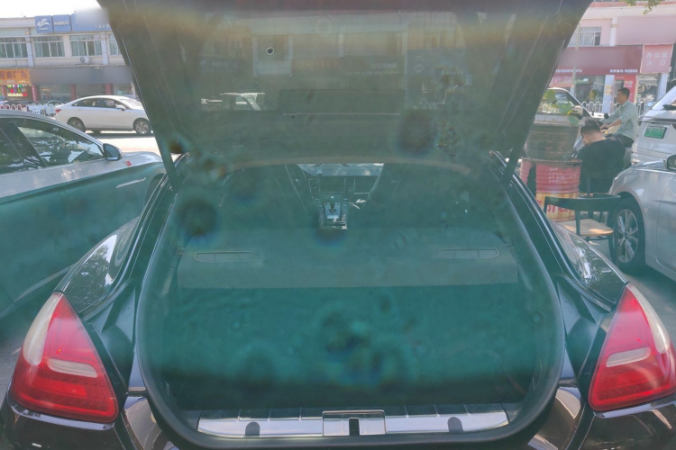 保时捷 2010款 Panamera 4 3.6L机舱底盘23