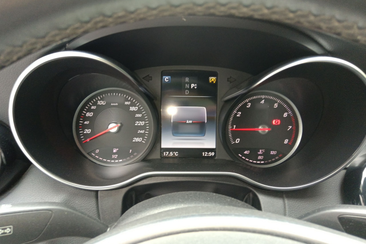 奔驰C级 2017款 改款 C 200 运动版局部细节14