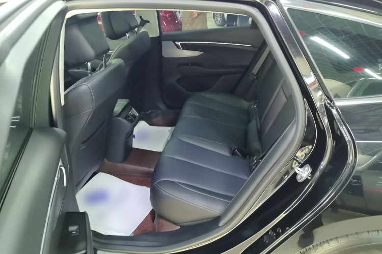 别克 君越 2023款 改款 25T 越行版中控内饰21