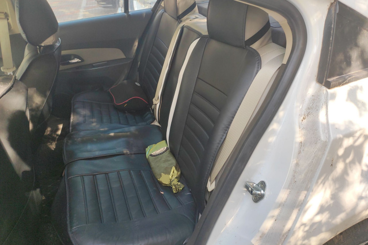 雪佛兰 科鲁兹 2015款 1.5L 经典 SL MT中控内饰21