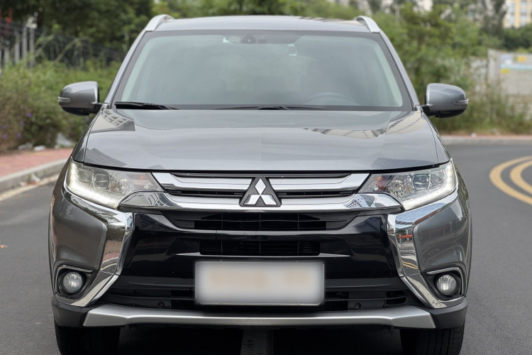 三菱 欧蓝德 2018款 2.4L 四驱精英版 5座车身外观6001