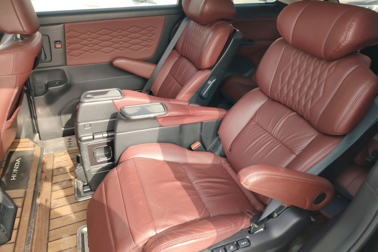 本田 艾力绅 2022款 2.0L e:HEV 至尊版中控内饰7004