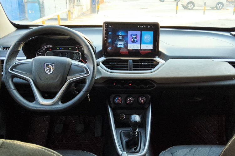 宝骏510 2019款 1.5L 手动劲享型77kW 国VI中控内饰12