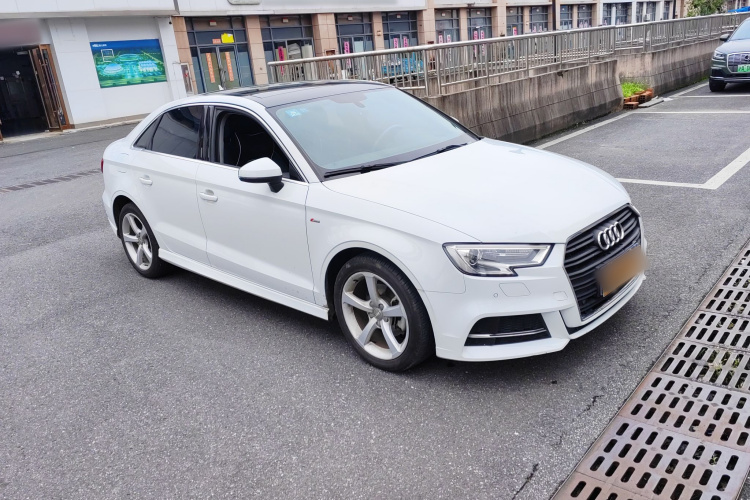 奥迪A3 2018款 30周年年型 Limousine 35 TFSI 时尚型车身外观6002