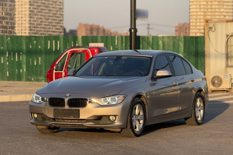 宝马3系 2014款 320i 时尚型车身外观6008