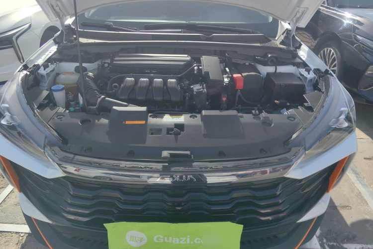 东风风神 奕炫 2024款 1.5L 自动劲速版机舱底盘24