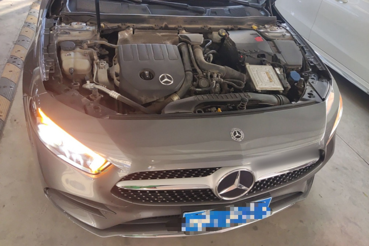 奔驰A级 2020款 改款 A 200 L 运动轿车时尚型机舱底盘24