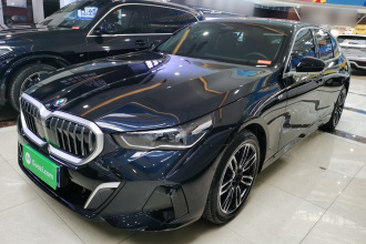宝马5系 2025款 530Li 领先型 M运动套装