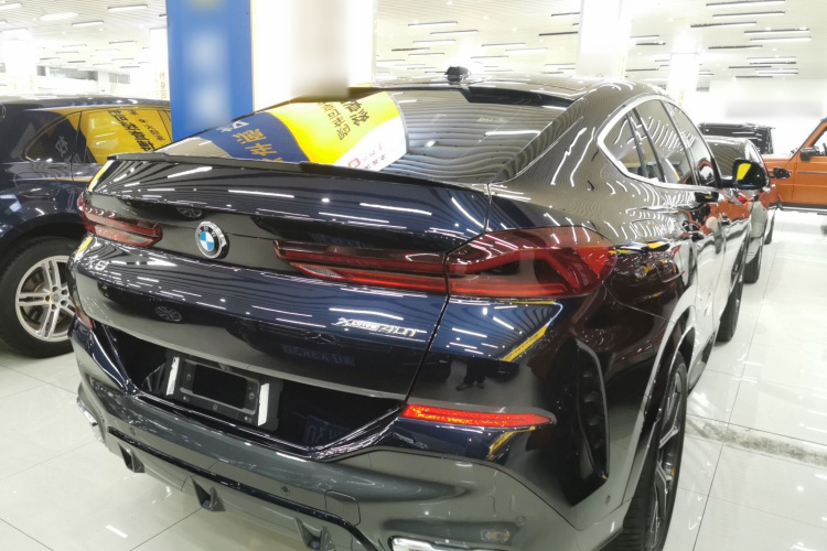 宝马X6 2023款 xDrive40i 尊享型 M运动套装车身外观7