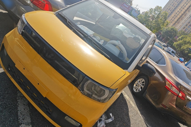 五菱汽车 宏光MINIEV 2022款 马卡龙时尚款 磷酸铁锂车身外观1